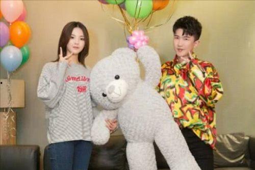 吃瓜泰国娱乐圈,瓜田李下,明星们的甜蜜与苦涩 第3张 吃瓜泰国娱乐圈,瓜田李下,明星们的甜蜜与苦涩 第3张