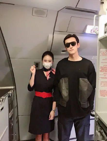 空姐吃瓜娱乐,空姐揭秘娱乐圈幕后吃瓜趣事